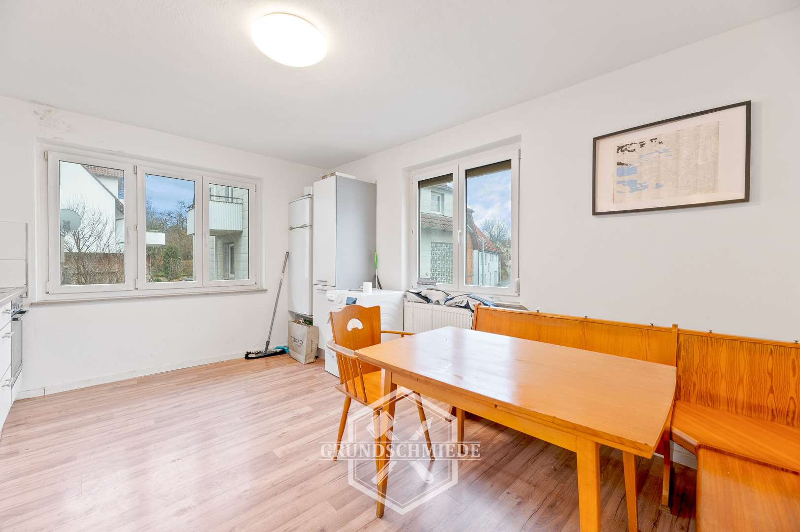 WG-Zimmer mit Bushaltestelle gegenüber - Photo 3