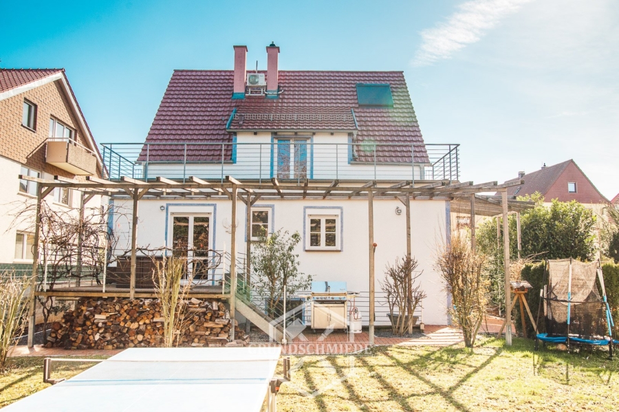 Tolles Einfamilienhaus mit großem Garten, 70439 Stuttgart, Einfamilienhaus